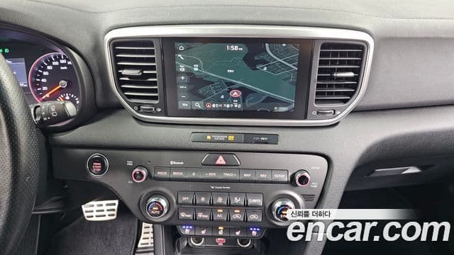 Kia Sportage The Bold 2019 — ფოტო 16/20
