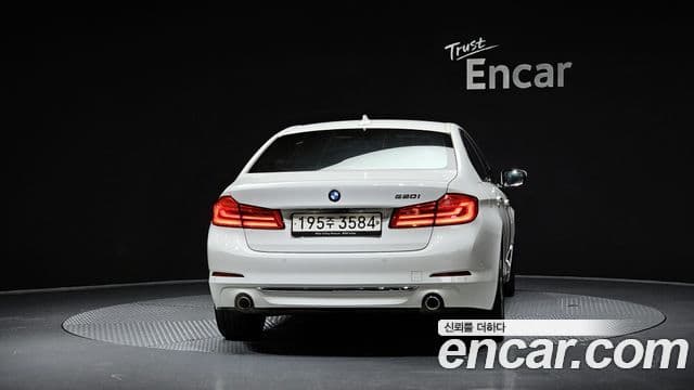BMW 5 Series 2018 — Фото 4/20