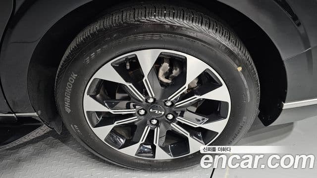 Kia Carnival 2021 — ფოტო 5/20