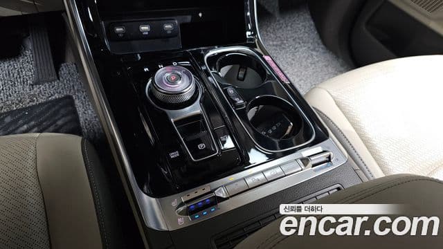 Kia Carnival 2021 — ფოტო 9/20