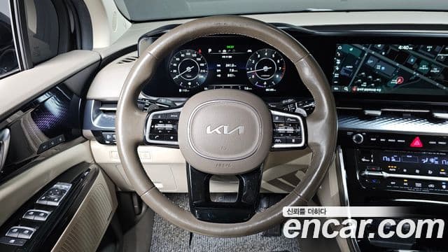 Kia Carnival 2021 — ფოტო 13/20
