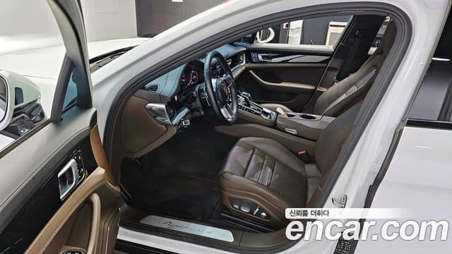 Porsche Panamera 2020 — ფოტო 10/20