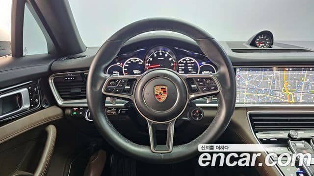 Porsche Panamera 2020 — ფოტო 13/20