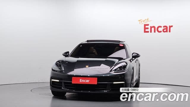 Porsche Panamera 2018 — ფოტო 3/20