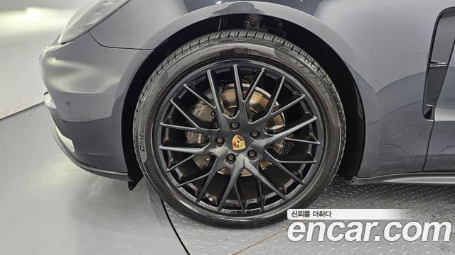 Porsche Panamera 2018 — ფოტო 5/20