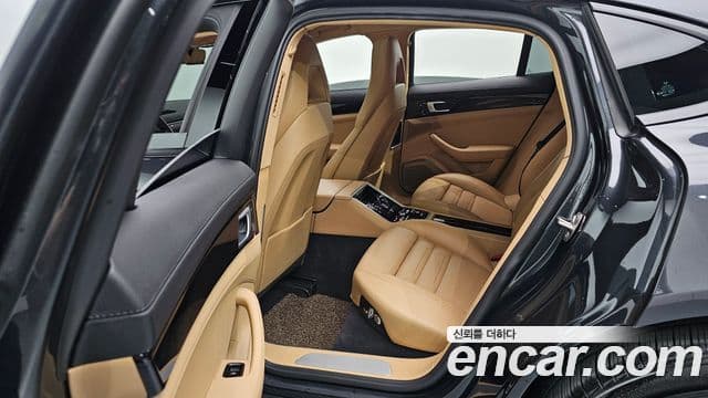 Porsche Panamera 2018 — ფოტო 12/20