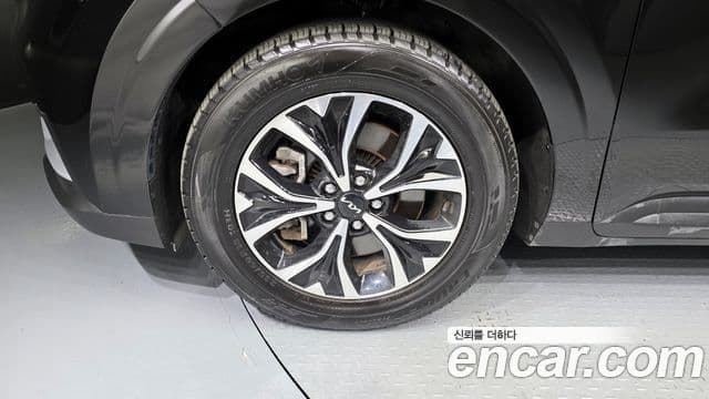 Kia Carnival 2021 — Şəkil 10/20