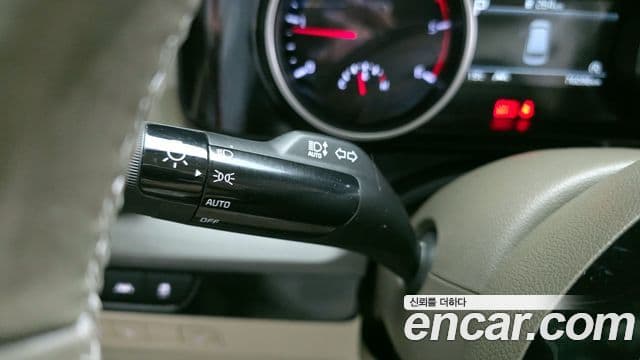 Kia Carnival 2021 — Şəkil 17/20