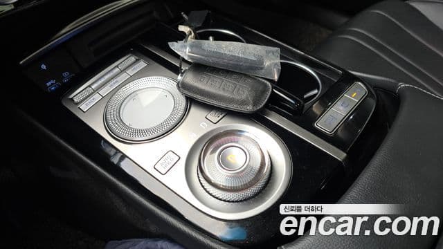 Genesis Electrified G80 2020 — Şəkil 9/20