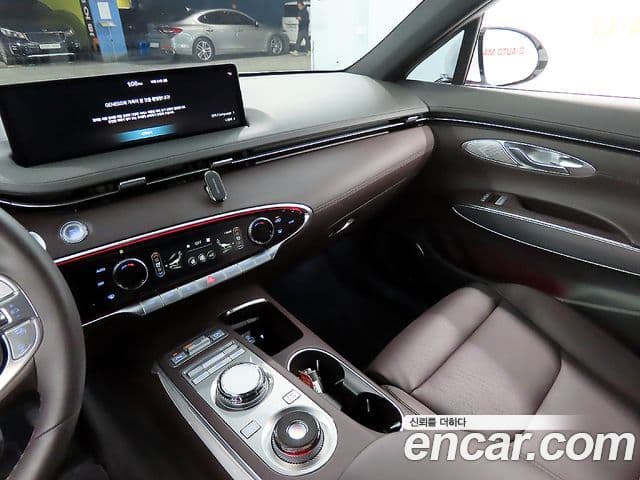 Genesis GV70 2023 — ფოტო 8/20