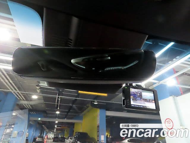 Genesis GV70 2023 — ფოტო 13/20