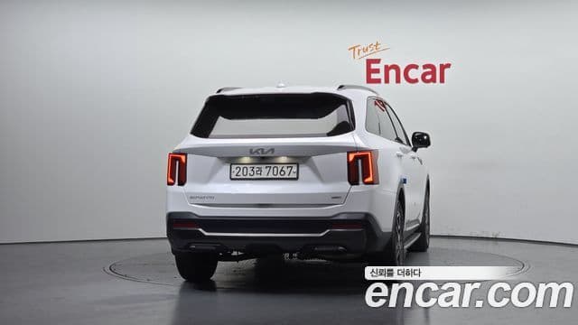 Kia Sorento 2023 — ფოტო 4/20