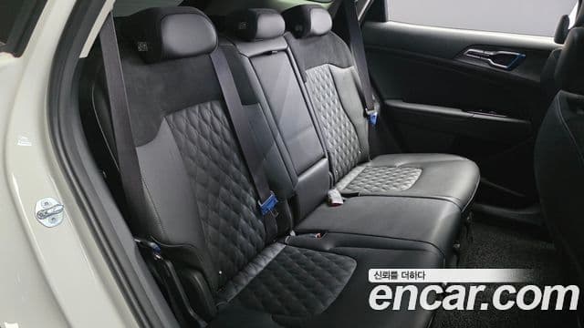 Kia Sportage 2023 — Şəkil 12/20