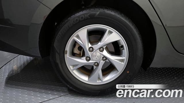 Hyundai The New Avante Hybrid 2021 — Şəkil 17/20