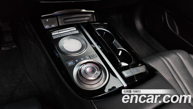 Genesis Electrified G80 2022 — Şəkil 9/20