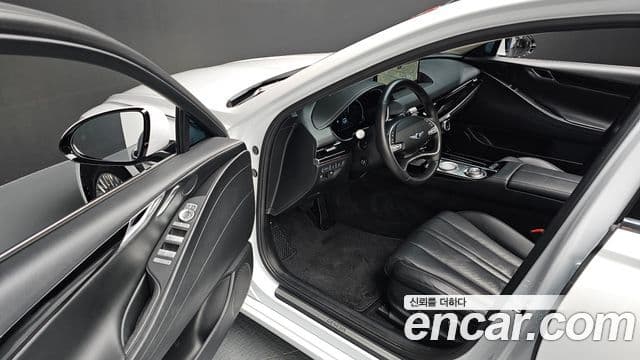 Genesis Electrified G80 2022 — Şəkil 11/20