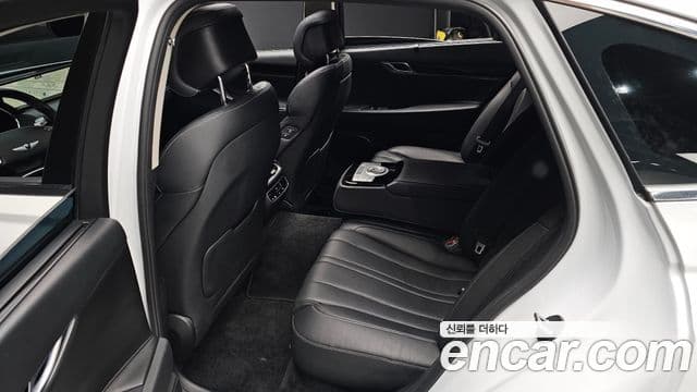Genesis Electrified G80 2022 — Şəkil 12/20