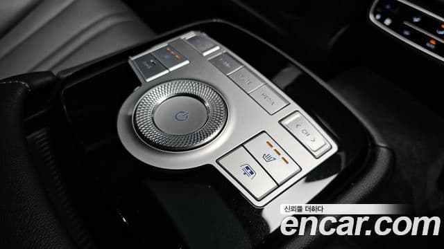Genesis Electrified G80 2022 — Şəkil 19/20