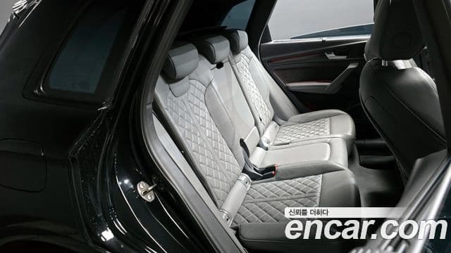 Audi Q5 2020 — Şəkil 12/20