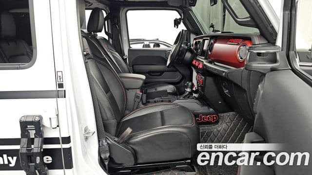 Jeep Wrangler 2023 — ფოტო 11/20