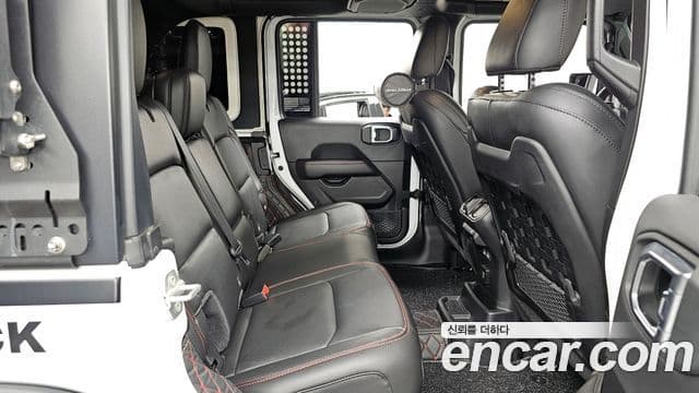 Jeep Wrangler 2023 — ფოტო 12/20