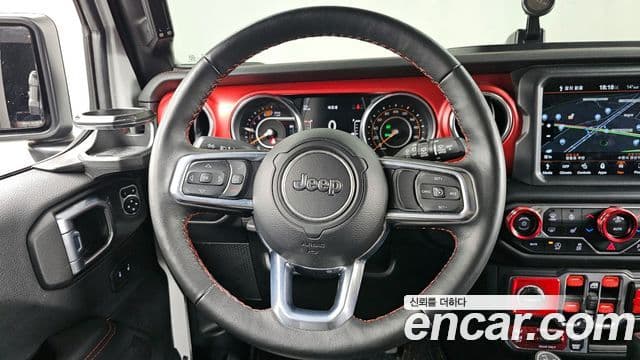 Jeep Wrangler 2023 — ფოტო 13/20