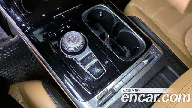Kia Carnival 2020 — ფოტო 17/20