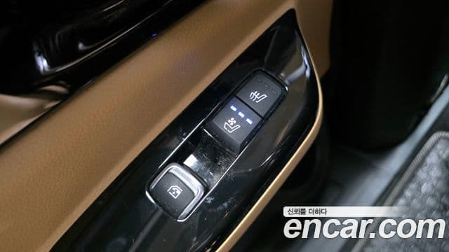 Kia Carnival 2020 — ფოტო 19/20