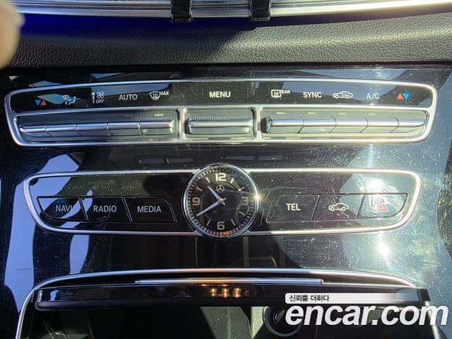 Mercedes-Benz E-Class 2018 — Şəkil 8/20