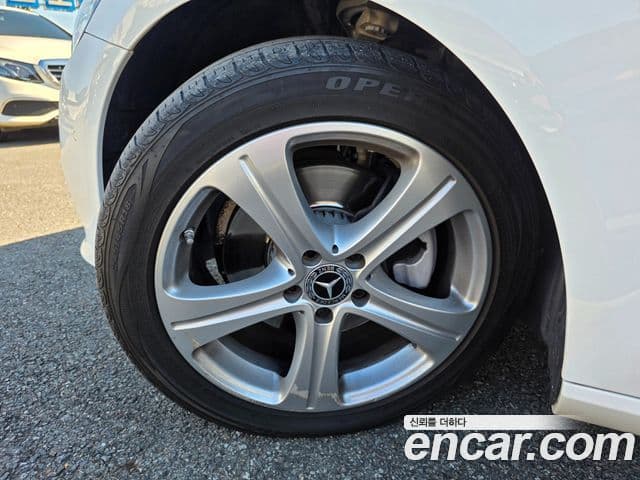Mercedes-Benz E-Class 2018 — Şəkil 16/20