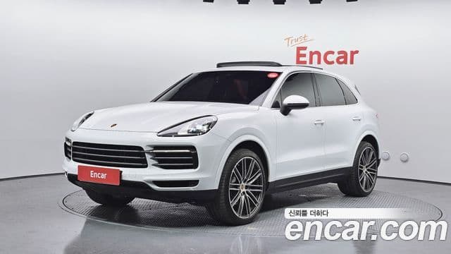 Porsche Cayenne 2020 — ფოტო 1/20