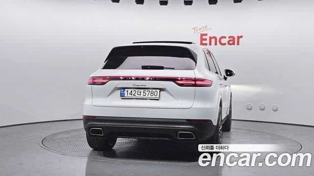 Porsche Cayenne 2020 — ფოტო 4/20