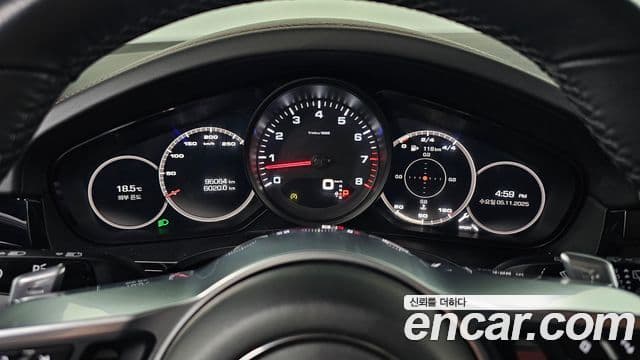 Porsche Cayenne 2020 — ფოტო 8/20