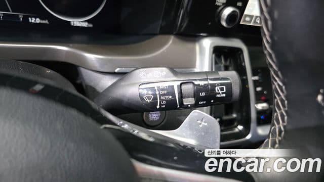Kia Sorento 2021 — ფოტო 15/20