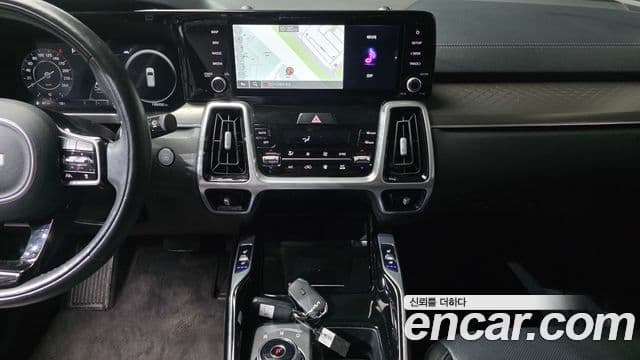 Kia Sorento 2021 — ფოტო 17/20