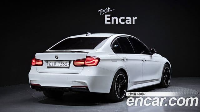 BMW 3 Series 2018 — ფოტო 2/20