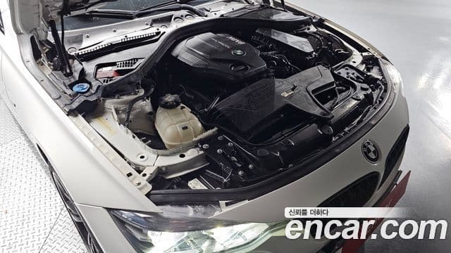 BMW 3 Series 2018 — ფოტო 6/20