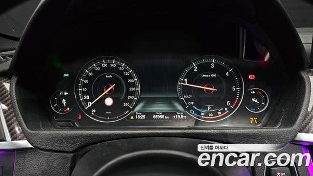 BMW 3 Series 2018 — ფოტო 8/20