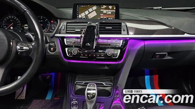 BMW 3 Series 2018 — ფოტო 14/20