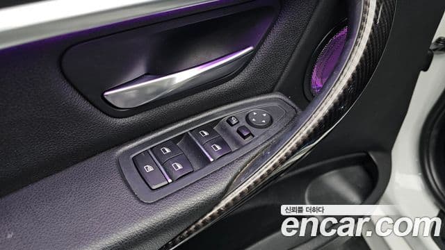 BMW 3 Series 2018 — ფოტო 19/20