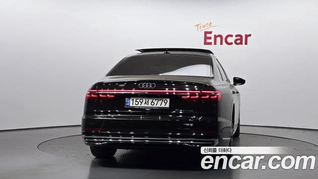 Audi A8 2021 — ფოტო 4/20