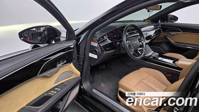 Audi A8 2021 — ფოტო 11/20