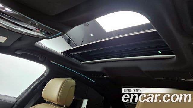 Audi A8 2021 — ფოტო 17/20