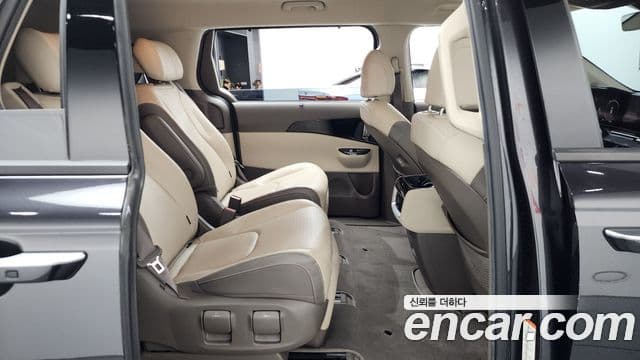 Kia Carnival 2020 — Фото 12/20