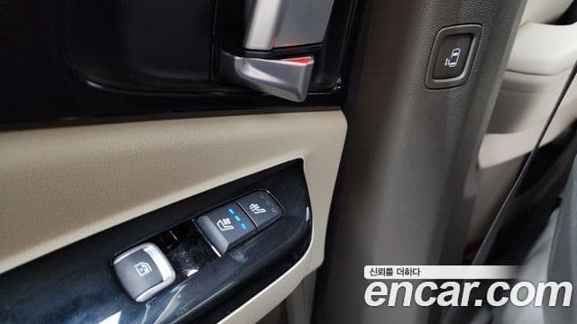 Kia Carnival 2020 — Фото 19/20