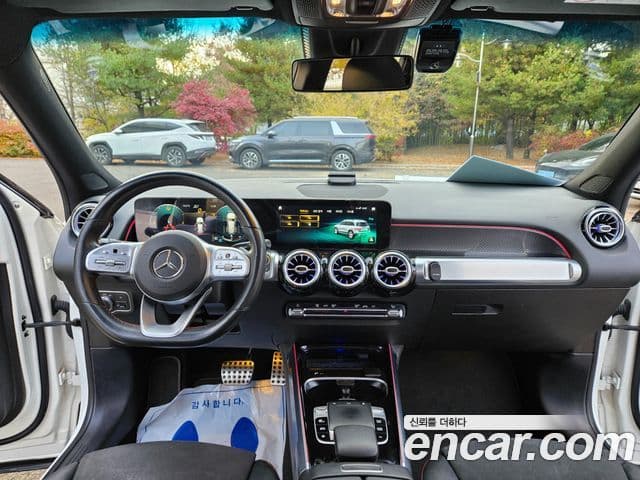 Mercedes-Benz GLB-Class 2020 — Photo 18/20