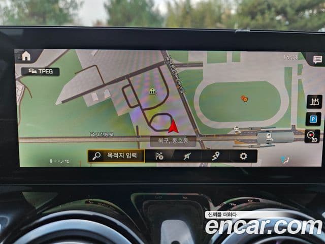 Mercedes-Benz GLB-Class 2020 — Photo 12/20