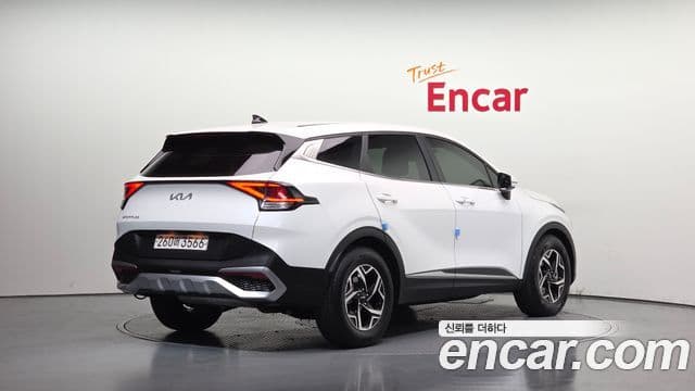 Kia Sportage 2022 — ფოტო 2/20
