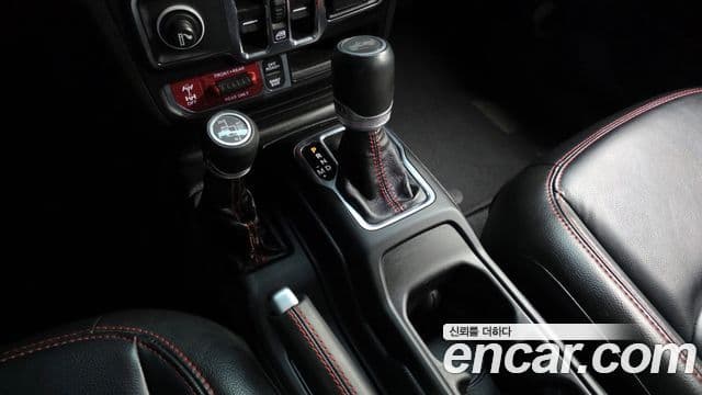 Jeep Wrangler 2022 — Фото 9/20