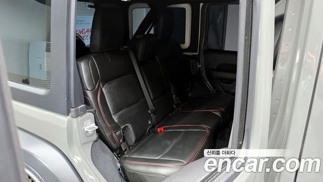 Jeep Wrangler 2022 — Şəkil 12/20